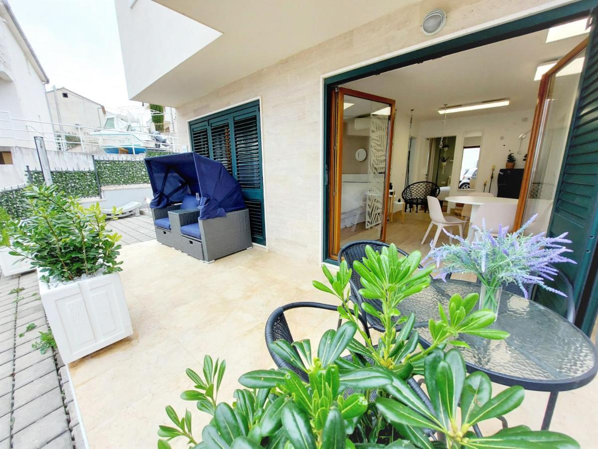 Apartment Emily สลาทิเน ภายนอก รูปภาพ