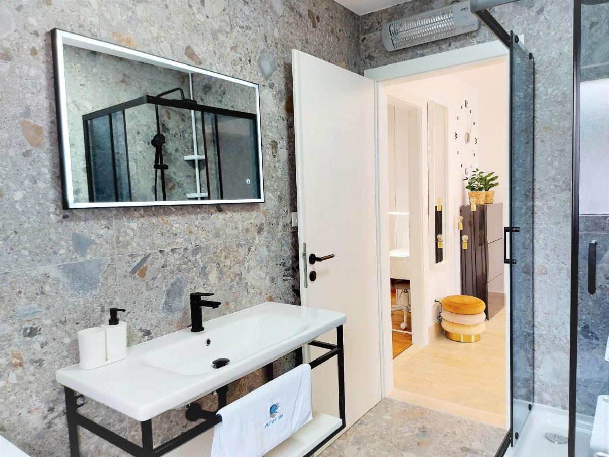 Apartment Emily สลาทิเน ภายนอก รูปภาพ